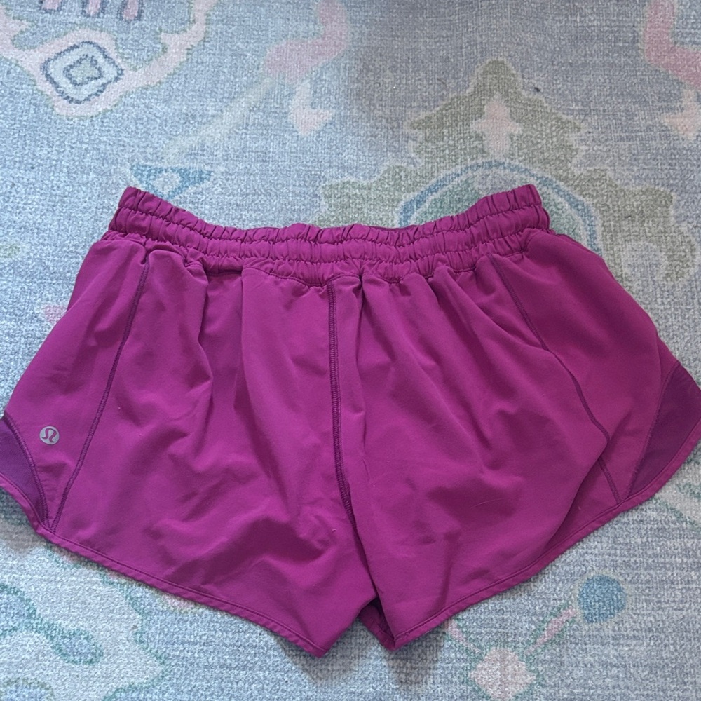 lululemon athletica Women's hotty hot shorts 
Size 8 
Good condition